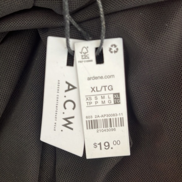 NEW WITH TAG | Ardene | Cropped mesh top XL - Picture 4 of 4